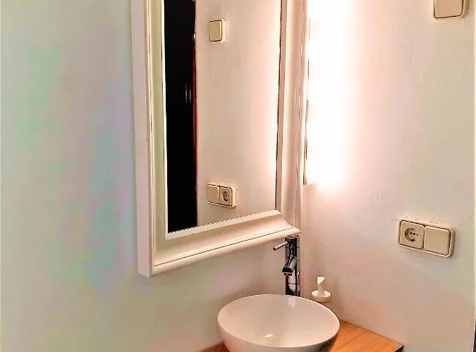 Large With Large And Sunny Terrace - Garden , Center * لقنت