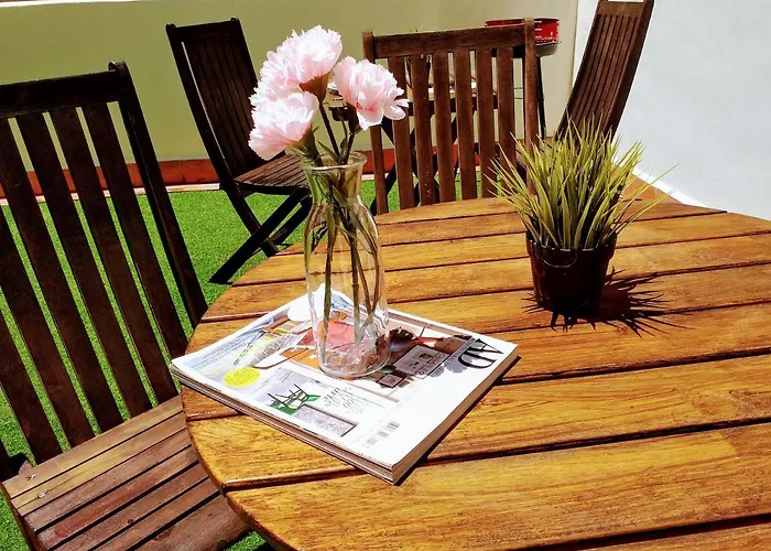 Large With Large And Sunny Terrace - Garden , Center * لقنت